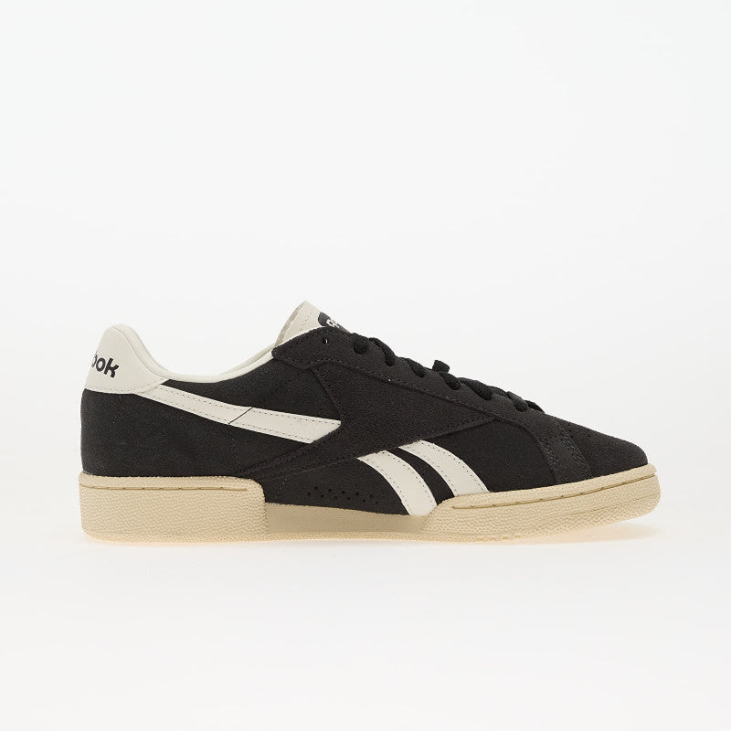Reebok x Grounds Uk Club C Washedblack/ Paperwhite/ Chalk