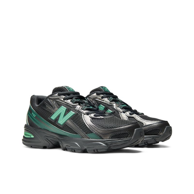 New Balance 740