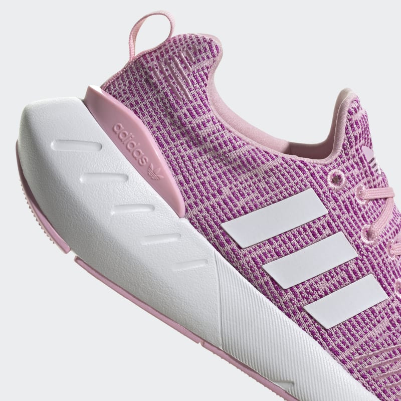 adidas Swift Run 22
