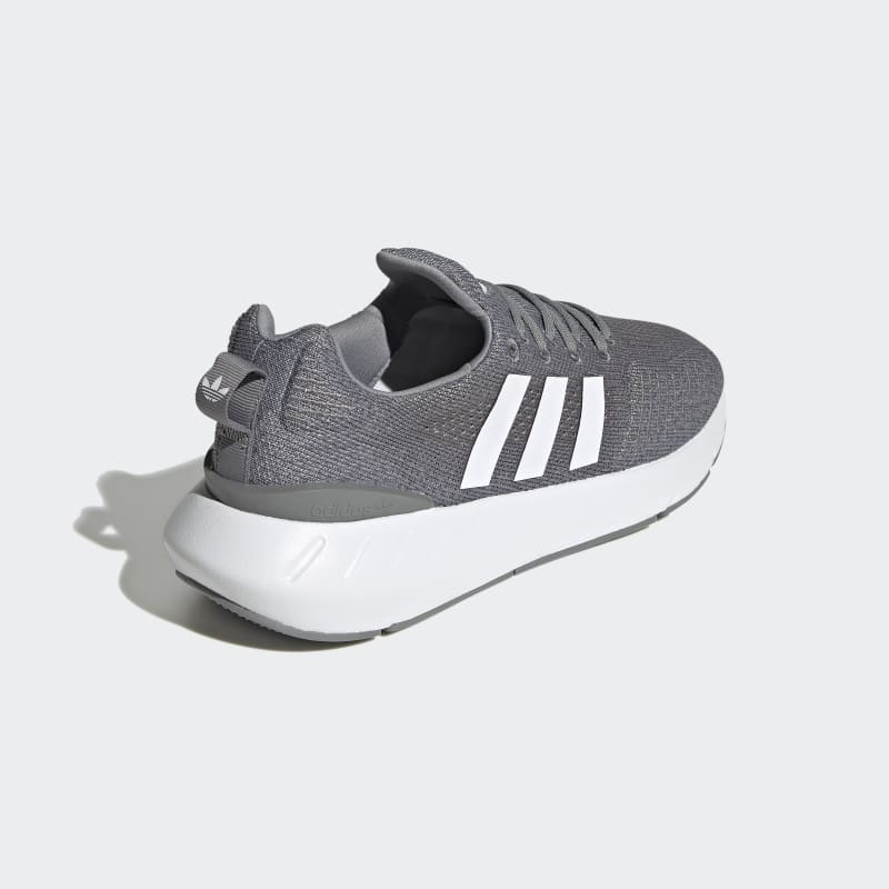 adidas Swift Run 22
