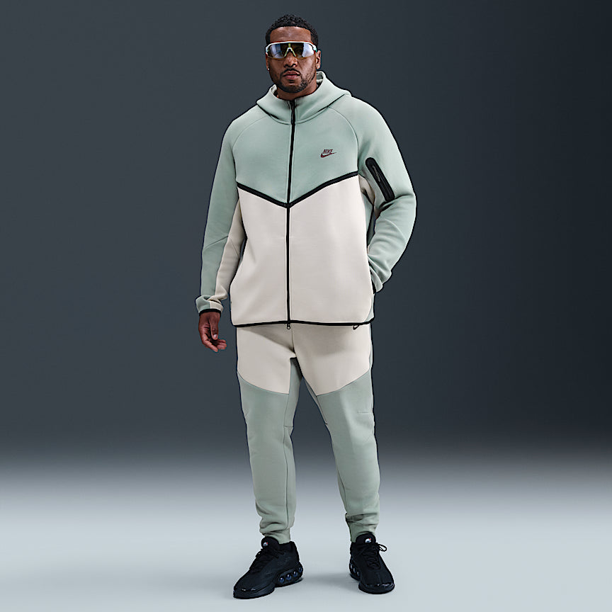 Nike Tech
