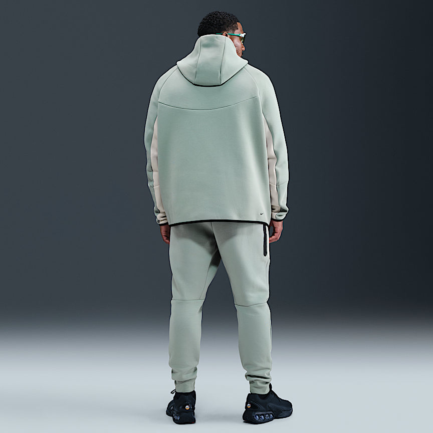Nike Tech