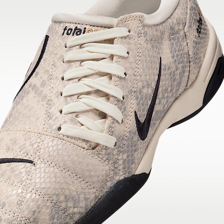 Nike Wmns Total 90 SE