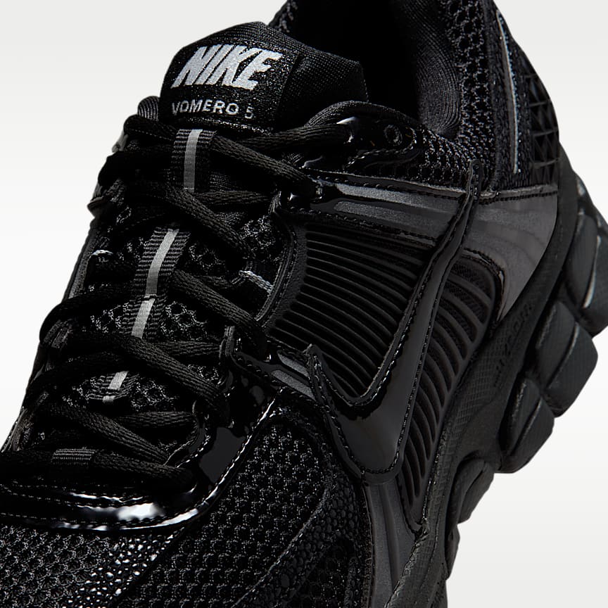 Nike Wmns Zoom Vomero 5 Black/ Black-Mtlc Silver-Anthracite-White