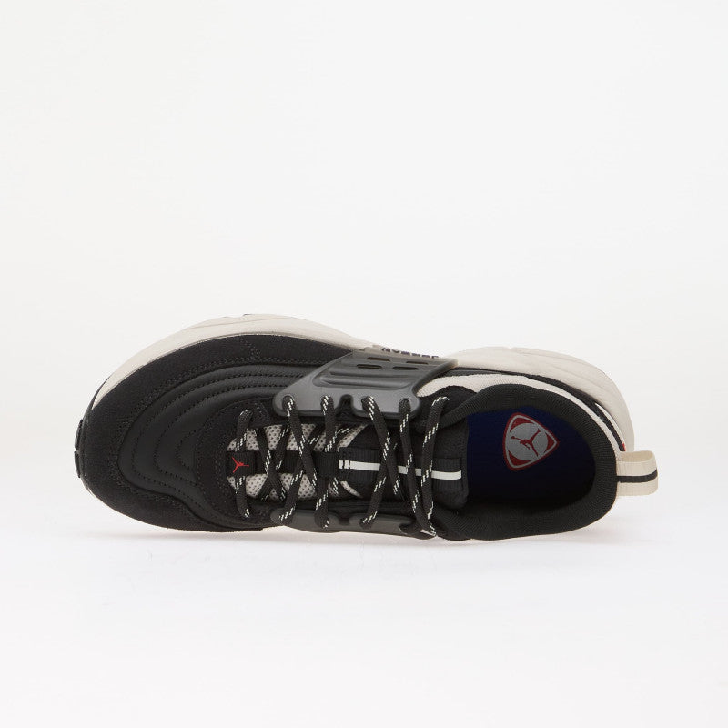 Jordan Trunner O/S SE Off Noir/ University Red-Phantom
