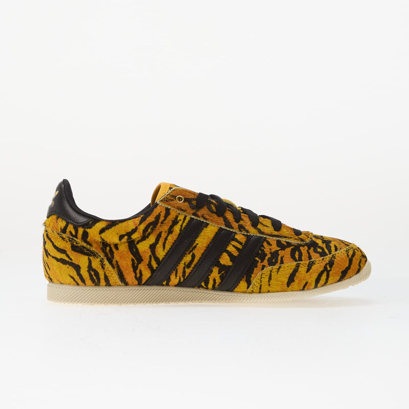 adidas Japan Wmns Yellow/ Core Black/ Creme Yellow 41