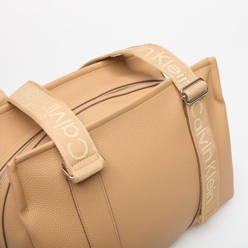 Calvin Klein Webbing Adj Strap Tote Tannin
