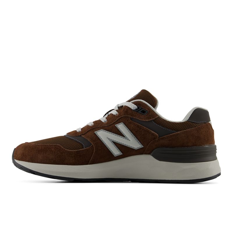 New Balance 880