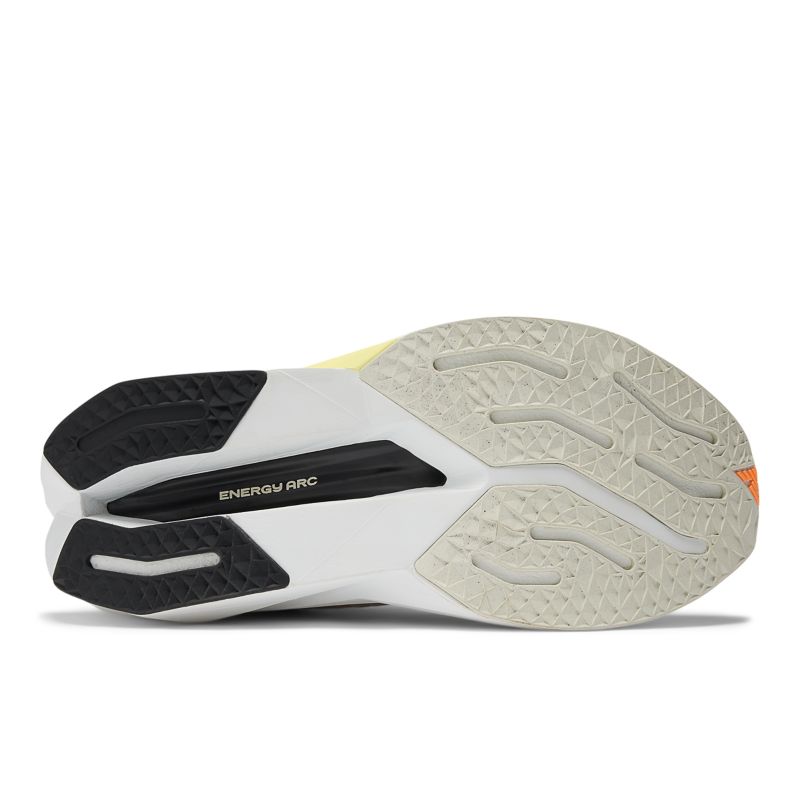 New Balance FuelCell SuperComp Trainer v3