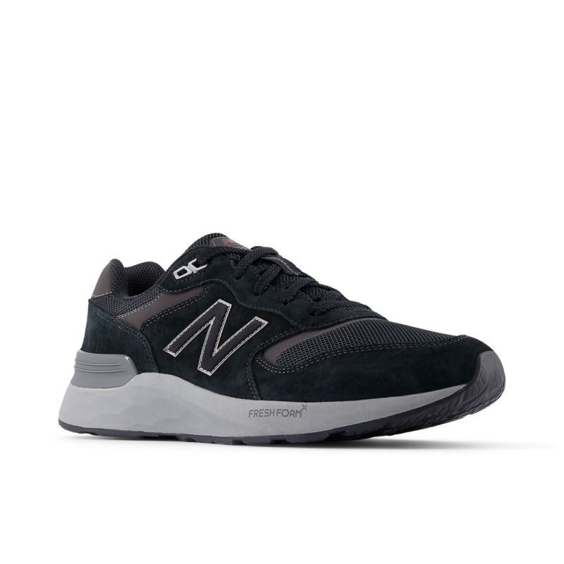 New Balance 880