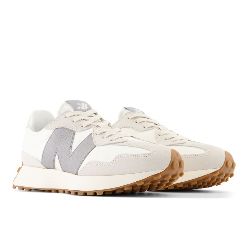 New Balance 327