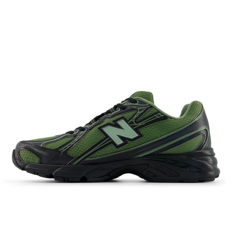 New Balance 740