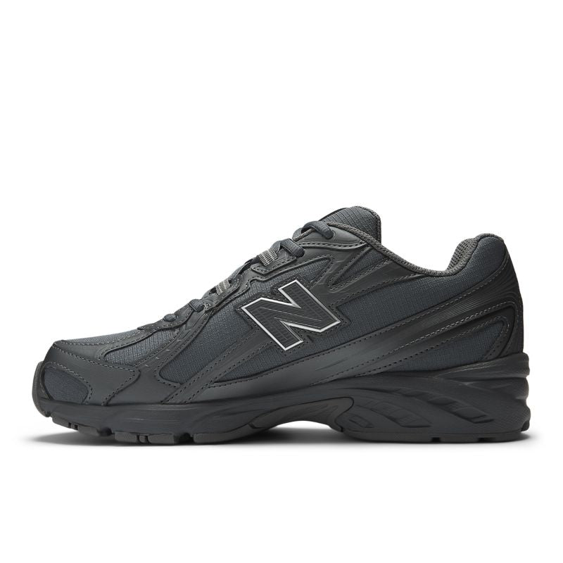 New Balance 740