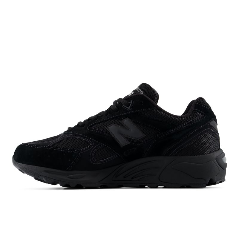 New Balance 880