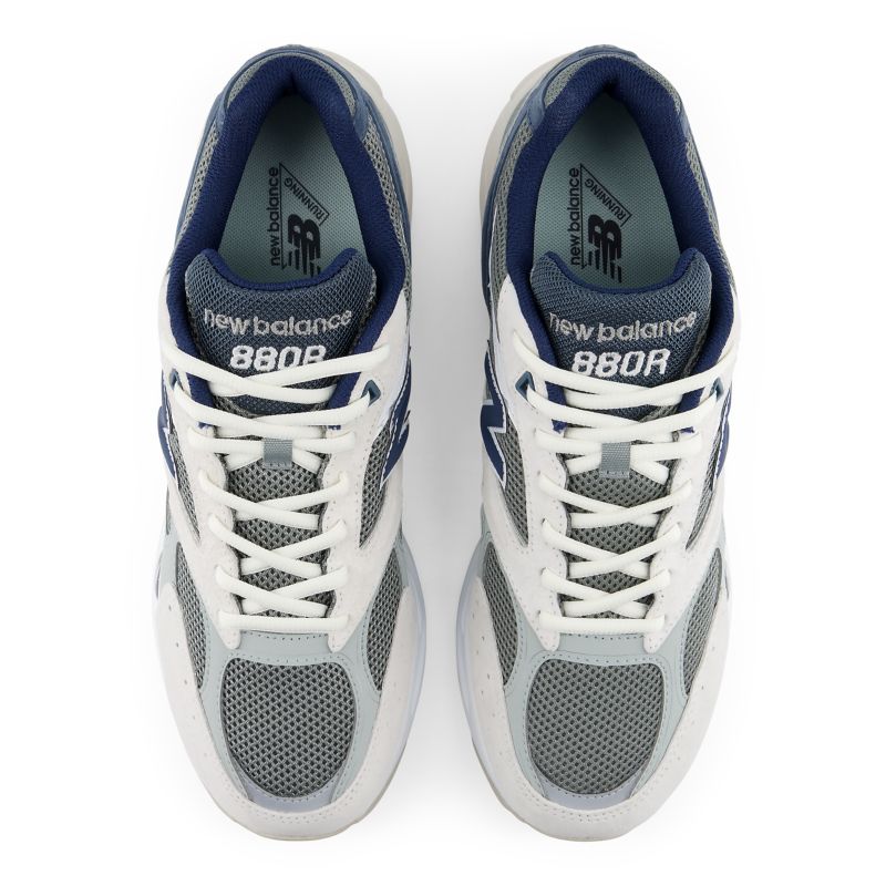 New Balance 880