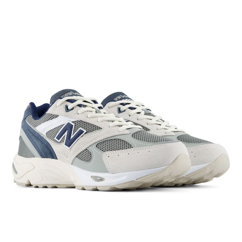 New Balance 880