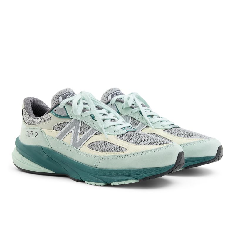 New Balance 990